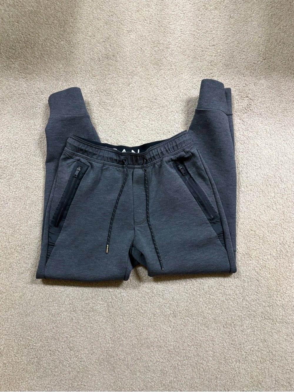 American Eagle Outfitters men’s Dark Gray Zip-Pocket Joggers